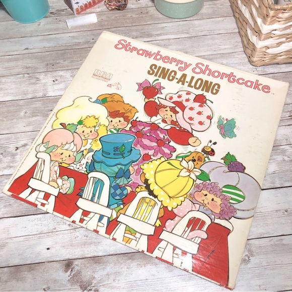 Vintage Strawberry Shortcake Sing-A-Long Vinyl Record RCA 1981 - Picture 8 of 8